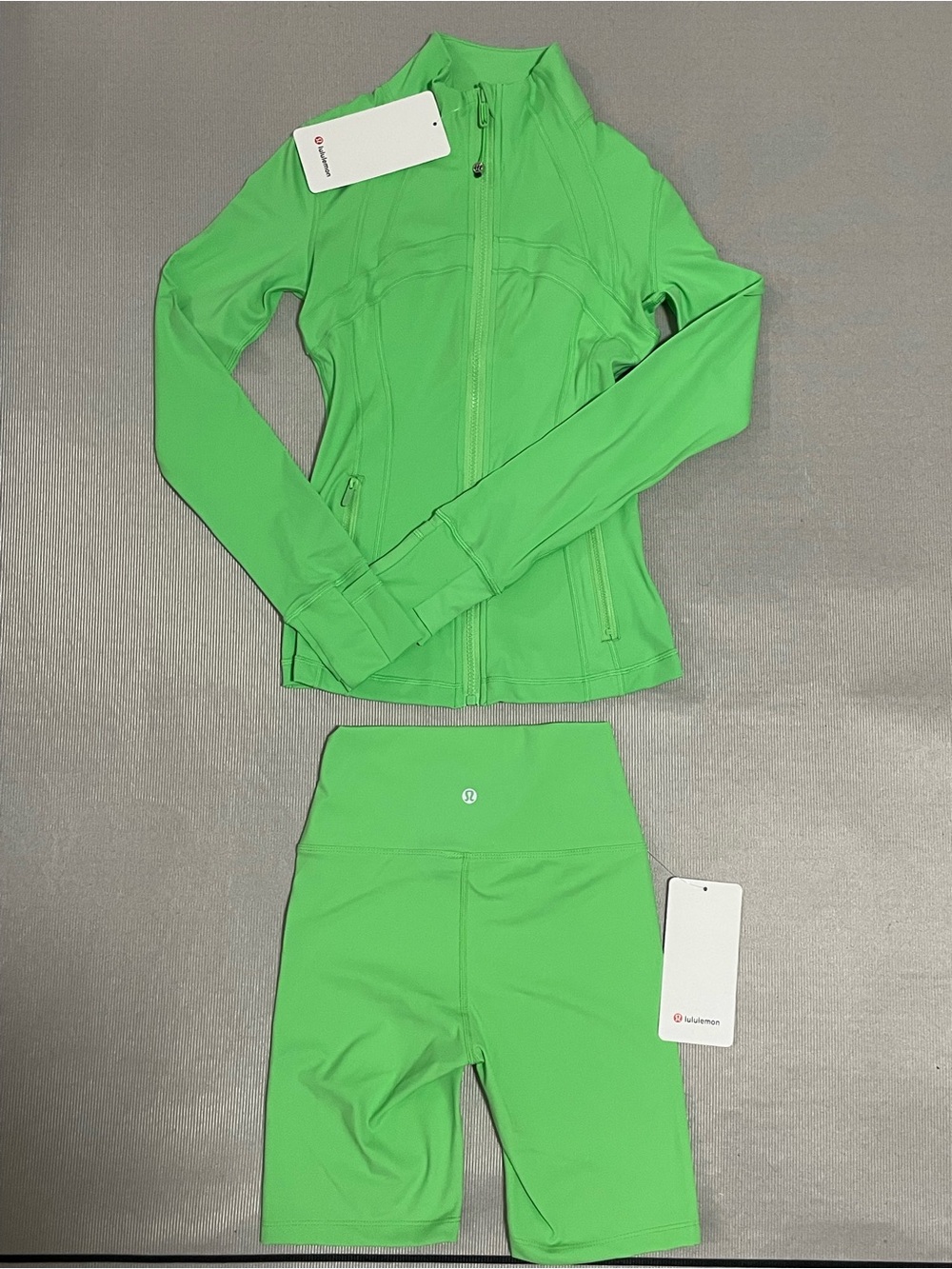 lululemon athletica Bright Green Zip-Up Bomber Jacket - Picture 3 of 6